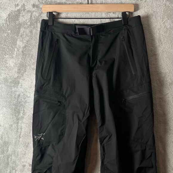 Arc’teryx Women’s Black Pants Size Medium Hiking Gorpcore - Picture 2 of 9